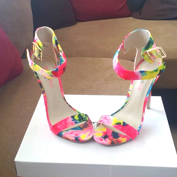Multi-Color Sandals - Picture 3 of 3
